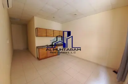 Apartment - 1 Bathroom for rent in Muweileh Community - Muwaileh Commercial - Sharjah