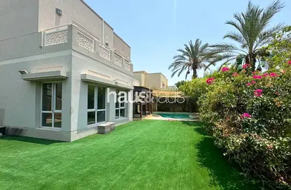 Villa - 6 Bedrooms - 5 Bathrooms for rent in Meadows 7 - Meadows - Dubai