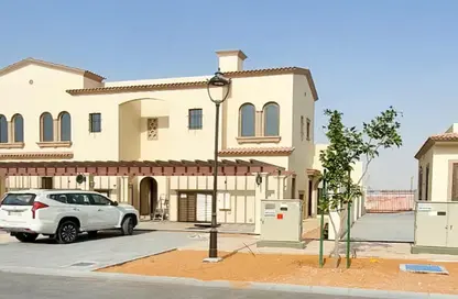 Townhouse - 2 Bedrooms - 3 Bathrooms for rent in Bloom Living - Zayed City (Khalifa City C) - Khalifa City - Abu Dhabi