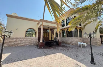 Villa - 4 Bedrooms - 4 Bathrooms for rent in Jumeirah 1 Villas - Jumeirah 1 - Jumeirah - Dubai