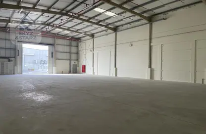 Warehouse - Studio - 2 Bathrooms for rent in Dubai Industrial City - Dubai