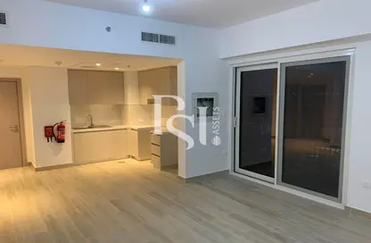 Apartment - 1 Bedroom - 1 Bathroom for sale in Waters Edge - Yas Island - Abu Dhabi