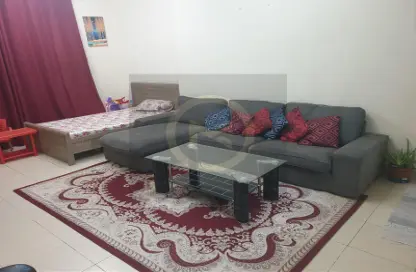 Apartment - 1 Bedroom - 2 Bathrooms for sale in Mazaya 1 - Queue Point - Dubai Land - Dubai