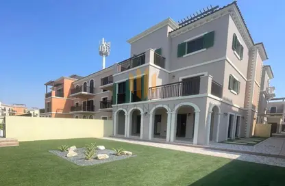 Villa - 4 Bedrooms - 6 Bathrooms for rent in Sur La Mer - La Mer - Jumeirah - Dubai