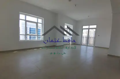 Apartment - 4 Bedrooms - 4 Bathrooms for rent in Hamdan Street - Abu Dhabi