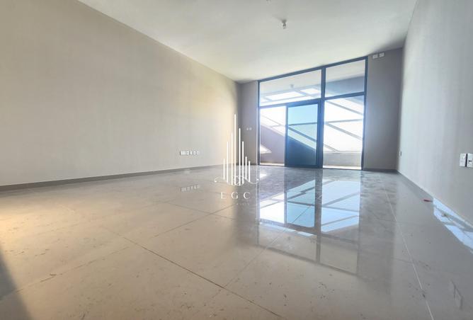 Apartment for Rent in Al Reem Bay Towers 1: Breathtaking 1BR |Sea View ...