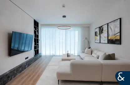 Apartment - 2 Bedrooms - 3 Bathrooms for sale in Damac Heights - Dubai Marina - Dubai