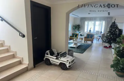 Villa - 3 Bedrooms - 4 Bathrooms for rent in Legacy - Jumeirah Park - Dubai