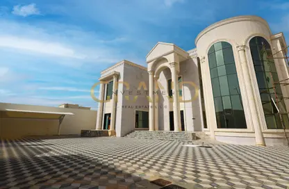 Villa - 7 Bedrooms for rent in Madinat Al Riyad - Abu Dhabi