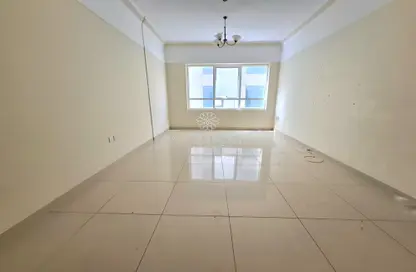 Apartment - 1 Bedroom - 2 Bathrooms for rent in Al Khan Corniche - Al Khan - Sharjah