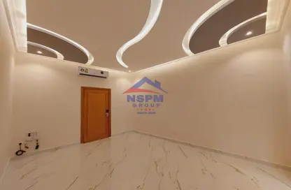 Apartment - Studio - 1 Bathroom for rent in Al Qubaisat - Al Mushrif - Abu Dhabi