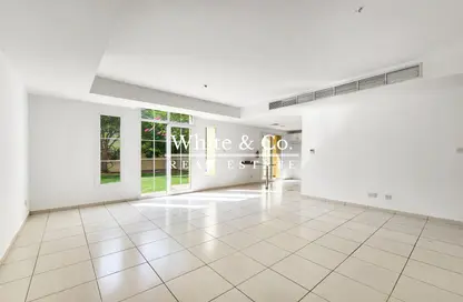 Villa - 3 Bedrooms - 3 Bathrooms for rent in Springs 5 - The Springs - Dubai