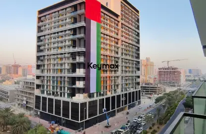 Apartment - 1 Bedroom - 2 Bathrooms for rent in Binghatti Emerald - Jumeirah Village Circle - Dubai