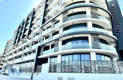 Apartment - 2 Bedrooms - 3 Bathrooms for sale in The Gate - Masdar City - Abu Dhabi