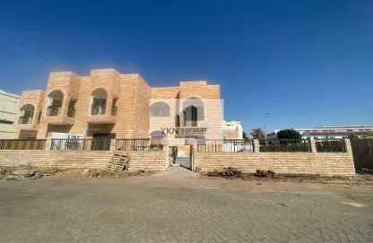 Villa - 4 Bedrooms - 4 Bathrooms for rent in Al Karamah - Abu Dhabi