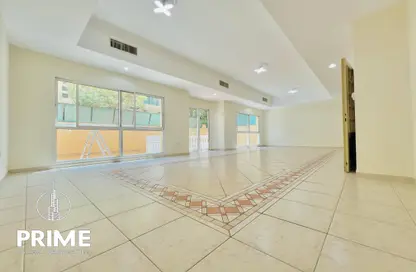 Villa - 5 Bedrooms for rent in Al Karamah - Abu Dhabi