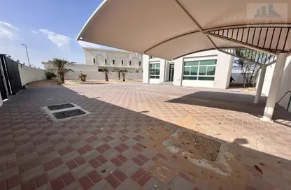 Villa - 4 Bedrooms - 5 Bathrooms for rent in Al Khawaneej - Dubai