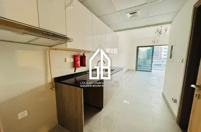 Apartment - 1 Bathroom for rent in Al Warsan 4 - Al Warsan - Dubai