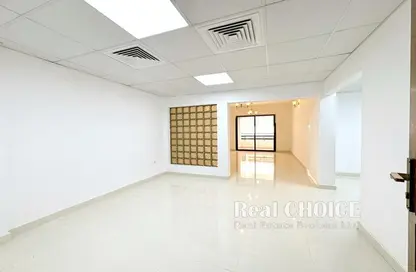 Apartment - 1 Bedroom - 2 Bathrooms for rent in White Swan Building - Sheikh Zayed Road - Dubai