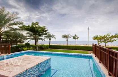 Villa - 4 Bedrooms - 7 Bathrooms for sale in Palm Jumeirah - Dubai