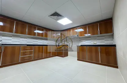 Apartment - 3 Bedrooms - 4 Bathrooms for rent in Khalifa Street - Abu Dhabi