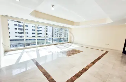 Apartment - 3 Bedrooms - 4 Bathrooms for rent in Emirates Tower - Hamdan Street - Abu Dhabi