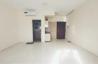 Apartment - 1 Bathroom for rent in Fire Station Road - Muwaileh - Sharjah