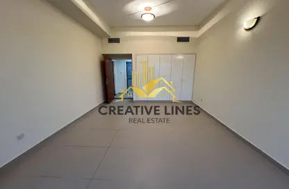 Apartment - 3 Bedrooms - 4 Bathrooms for rent in Warba Center - Al Muraqqabat - Deira - Dubai