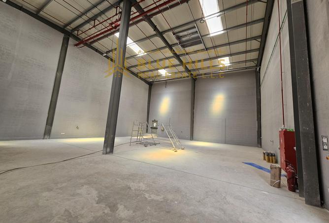 Warehouse - Studio - 1 Bathroom for rent in Al Khabisi - Deira - Dubai