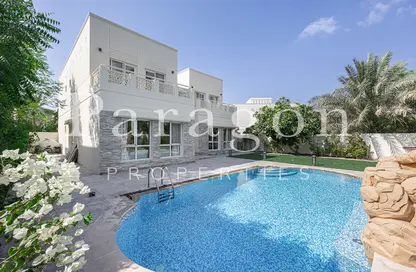 Villa - 4 Bedrooms - 5 Bathrooms for rent in Meadows 2 - Meadows - Dubai