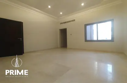 Apartment - 1 Bathroom for rent in Al Mushrif Villas - Al Mushrif - Abu Dhabi