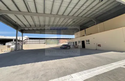 Warehouse - Studio - 4 Bathrooms for rent in M-10 - Mussafah Industrial Area - Mussafah - Abu Dhabi