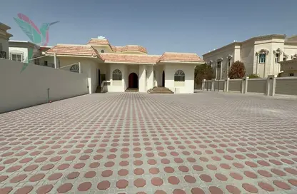 Villa - 5 Bedrooms - 6 Bathrooms for rent in Ramlat Zakher - Zakher - Al Ain