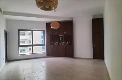 Apartment - 1 Bedroom - 2 Bathrooms for rent in Al Shafar Tower - Barsha Heights (Tecom) - Dubai