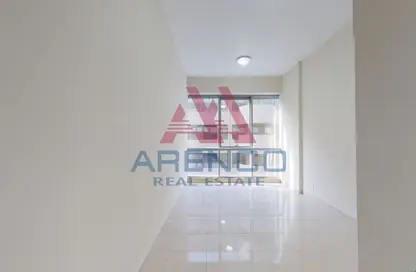 Apartment - 3 Bedrooms - 3 Bathrooms for rent in Silver Sands 2 - Mankhool - Bur Dubai - Dubai