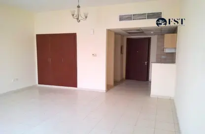 Apartment - Studio - 1 Bathroom for rent in England Cluster - International City - Dubai