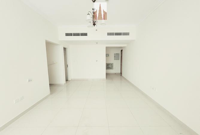 Apartment - 2 Bedrooms - 3 Bathrooms for rent in Muwaileh 3 Building - Muwaileh - Sharjah