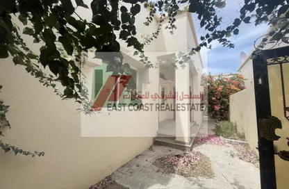Villa - 3 Bedrooms - 3 Bathrooms for rent in Al Faseel - Fujairah