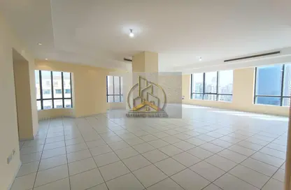 Apartment - 4 Bedrooms - 4 Bathrooms for rent in Khalifa Street - Abu Dhabi