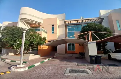 Villa - 5 Bedrooms - 6 Bathrooms for rent in Khalifa Park - Eastern Road - Abu Dhabi