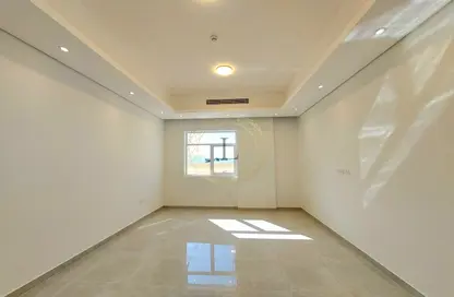 Apartment - 2 Bedrooms - 2 Bathrooms for rent in Hai Al Qalaa - Al Jaheli - Al Ain