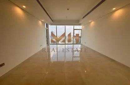 Apartment - 2 Bedrooms - 3 Bathrooms for rent in Landmark Tower - Corniche Road - Abu Dhabi