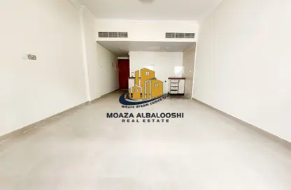 Apartment - 1 Bathroom for rent in Muwaileh Commercial - Sharjah