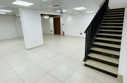 Show Room - Studio - 1 Bathroom for rent in Central District - Al Ain