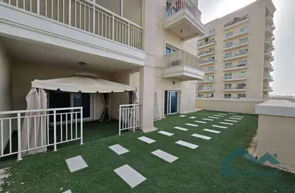 Apartment - 3 Bedrooms - 4 Bathrooms for sale in Mazaya 19 - Queue Point - Dubai Land - Dubai