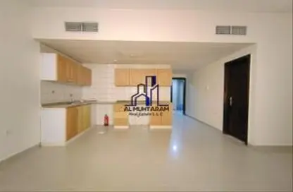 Apartment - Studio - 1 Bathroom for rent in SG Muwaileh Building - Muwaileh - Sharjah