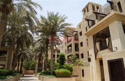 شقة - 2 غرف نوم - 3 حمامات للايجار في ينسون 3 - ينسون - المدينة القديمة - دبي