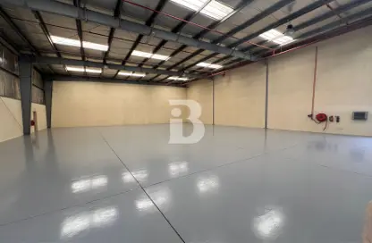 Warehouse - Studio for rent in Phase 1 - Dubai Investment Park (DIP) - Dubai