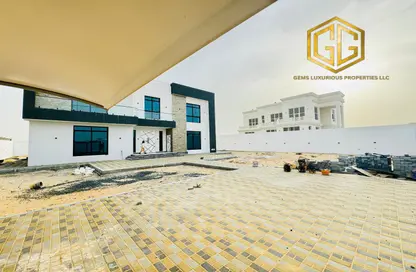 Villa - 5 Bedrooms - 6 Bathrooms for rent in Al Aweer 1 - Al Aweer - Dubai