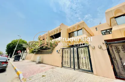 Villa - 4 Bedrooms - 5 Bathrooms for rent in Corniche Road - Abu Dhabi